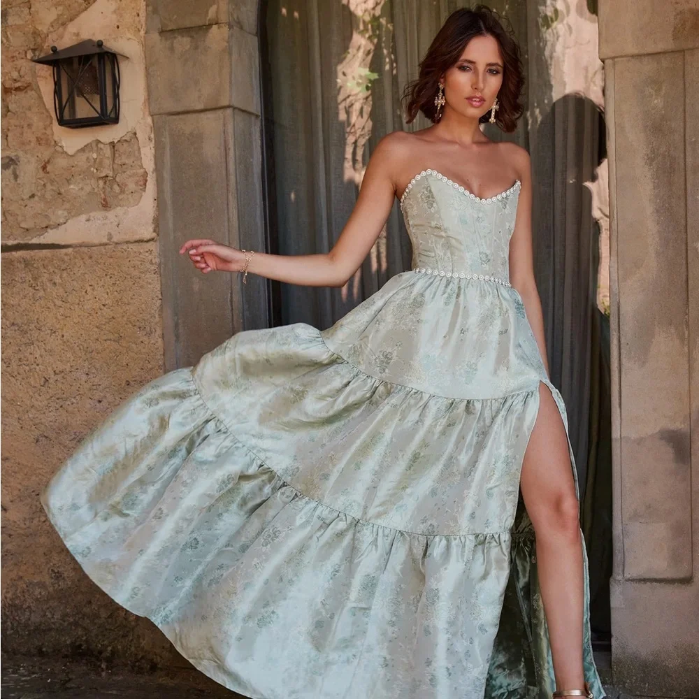 Elegant Green Strapless Dress - Picture 2 of 6